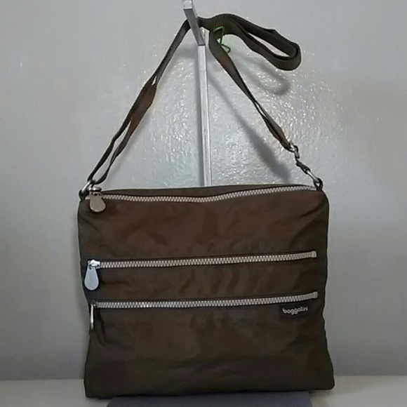 Baggallini Handbags - 4 Pocket BAGGALLINI Travel Crossbody bag